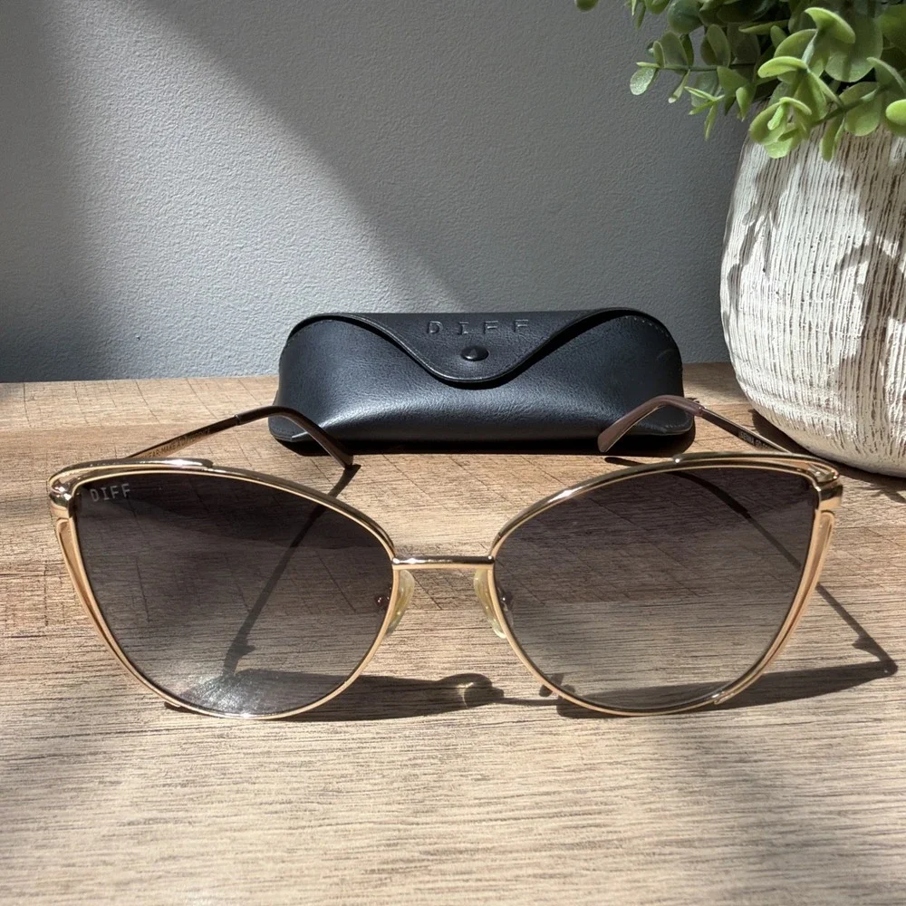 DIFF Sienna Gold Metal Brown Gradient Oversized Cat Eye Sunglasses w Case⁠